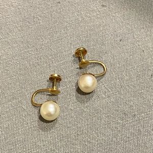 Screw on earrings